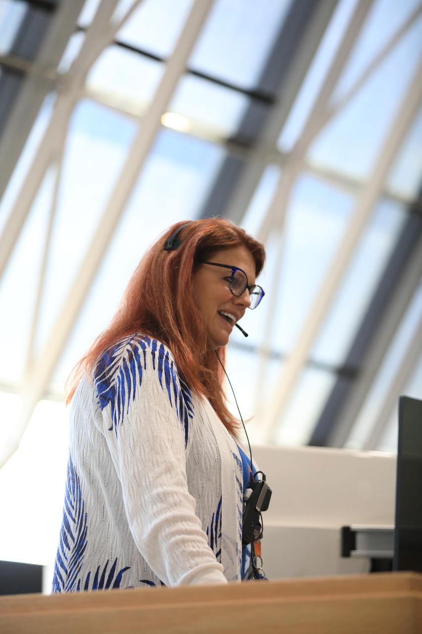 Charlie Blackwell-Thompson, Artemis launch director, Exploration Ground Systems at NASA’s Kennedy Space Center in Florida, participates in the first joint integrated launch countdown simulation for Artemis II inside Firing Room 1 of the Launch Control Center on Thursday, Sept. 11, 2025. The training exercise involved engineers from Kennedy, Marshall Space Flight Center in Huntsville, Alabama, and Johnson Space Center in Houston coming together to rehearse all aspects of the launch countdown, from cryogenic loading – filling tanks in the SLS (Space Launch System) rocket’s core stage with liquid hydrogen and liquid oxygen – to liftoff. These simulations will help certify that the launch team is ready for Artemis II – the first crewed Artemis mission that will send four astronauts around the Moon and back.