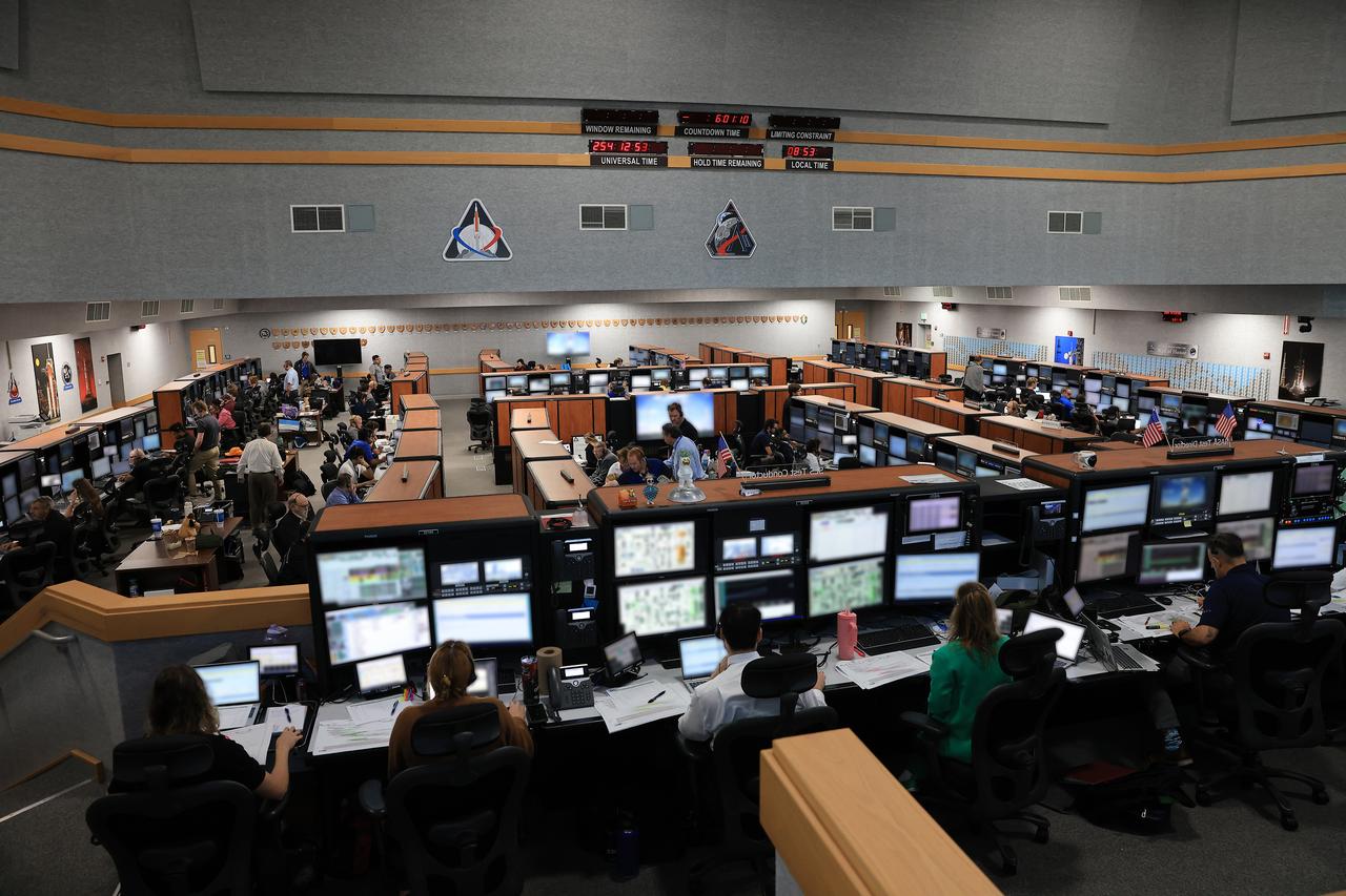 Teams at NASA’s Kennedy Space Center in Florida participate in the first joint integrated launch countdown simulation for Artemis II inside Firing Room 1 of the Launch Control Center on Thursday, Sept. 11, 2025. The training exercise involved engineers from Kennedy, Marshall Space Flight Center in Huntsville, Alabama, and Johnson Space Center in Houston coming together to rehearse all aspects of the launch countdown, from cryogenic loading – filling tanks in the SLS (Space Launch System) rocket’s core stage with liquid hydrogen and liquid oxygen – to liftoff. These simulations will help certify that the launch team is ready for Artemis II – the first crewed Artemis mission that will send four astronauts around the Moon and back.
