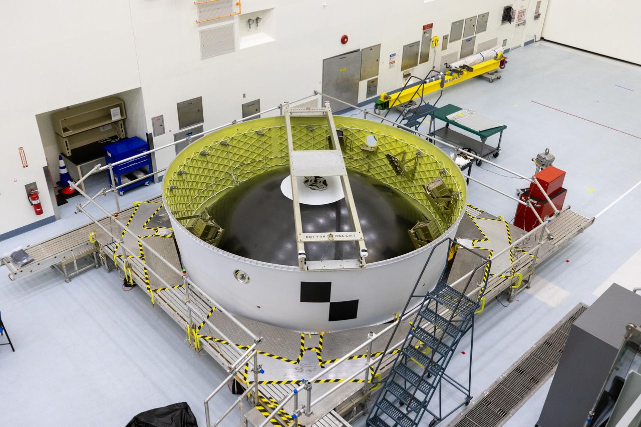 Technicians completed installation of the German Aerospace Center TACHELES CubeSat within the Orion stage adapter inside the Multi-Payload Processing Facility at NASA’s Kennedy Space Center in Florida on Wednesday, Sept. 17, 2025. The TACHELES CubeSat, about the size of a shoebox, is one of the CubeSats slated to fly on NASA’s Artemis II test flight in 2026. Deploying in high Earth orbit from a spacecraft adapter on NASA’s SLS (Space Launch System) rocket after Orion is safely flying on its own with its crew of four astronauts, TACHELES will collect measurements on the effects of the space environment on electrical components to inform technologies for lunar vehicles.