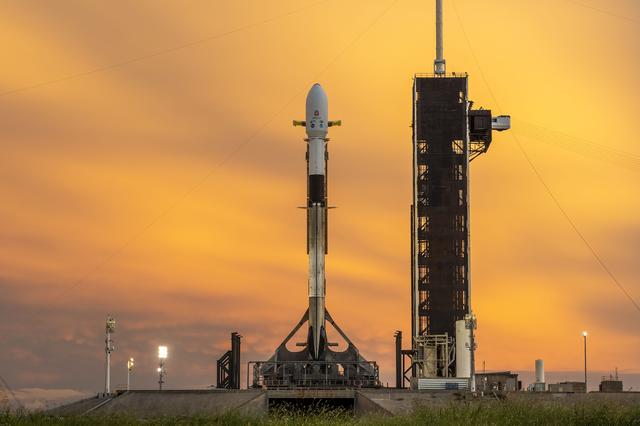 NASA image: IMAP Sunset at LC 39A