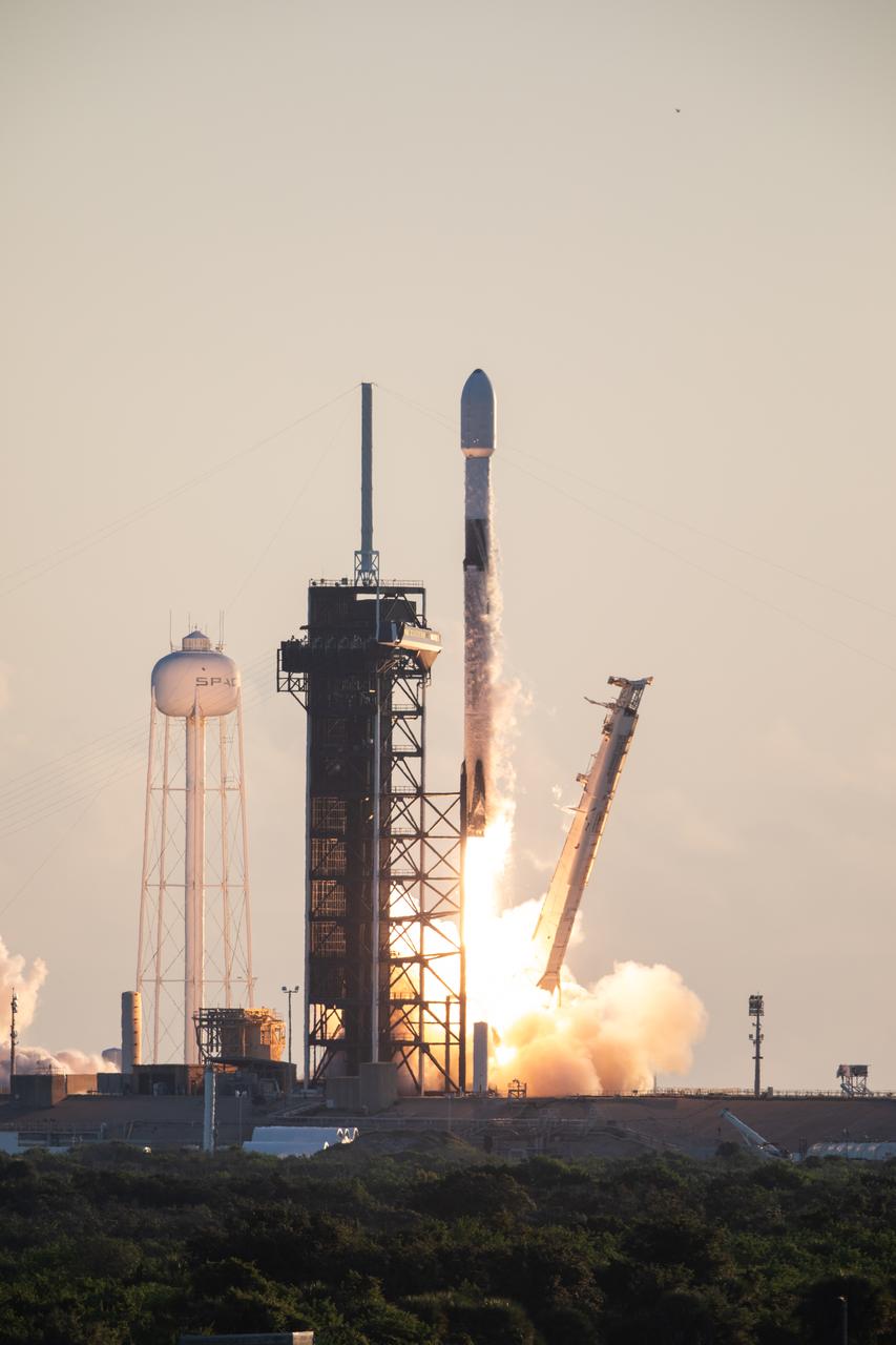 A SpaceX Falcon 9 rocket carrying NASA’s IMAP (Interstellar Mapping and Acceleration Probe), the agency’s Carruthers Geocorona Observatory, and National Oceanic and Atmospheric Administration’s (NOAA) Space Weather Follow On–Lagrange 1 (SWFO-L1) spacecraft lifts off from Launch Complex 39A at NASA’s Kennedy Space Center in Florida at 7:30 a.m. EDT Wednesday, Sept. 24, 2025. The missions will each focus on different effects of the solar wind — the continuous stream of particles emitted by the Sun — and space weather — the changing conditions in space driven by the Sun — from their origins at the Sun to their farthest reaches billions of miles away at the edge of our solar system.