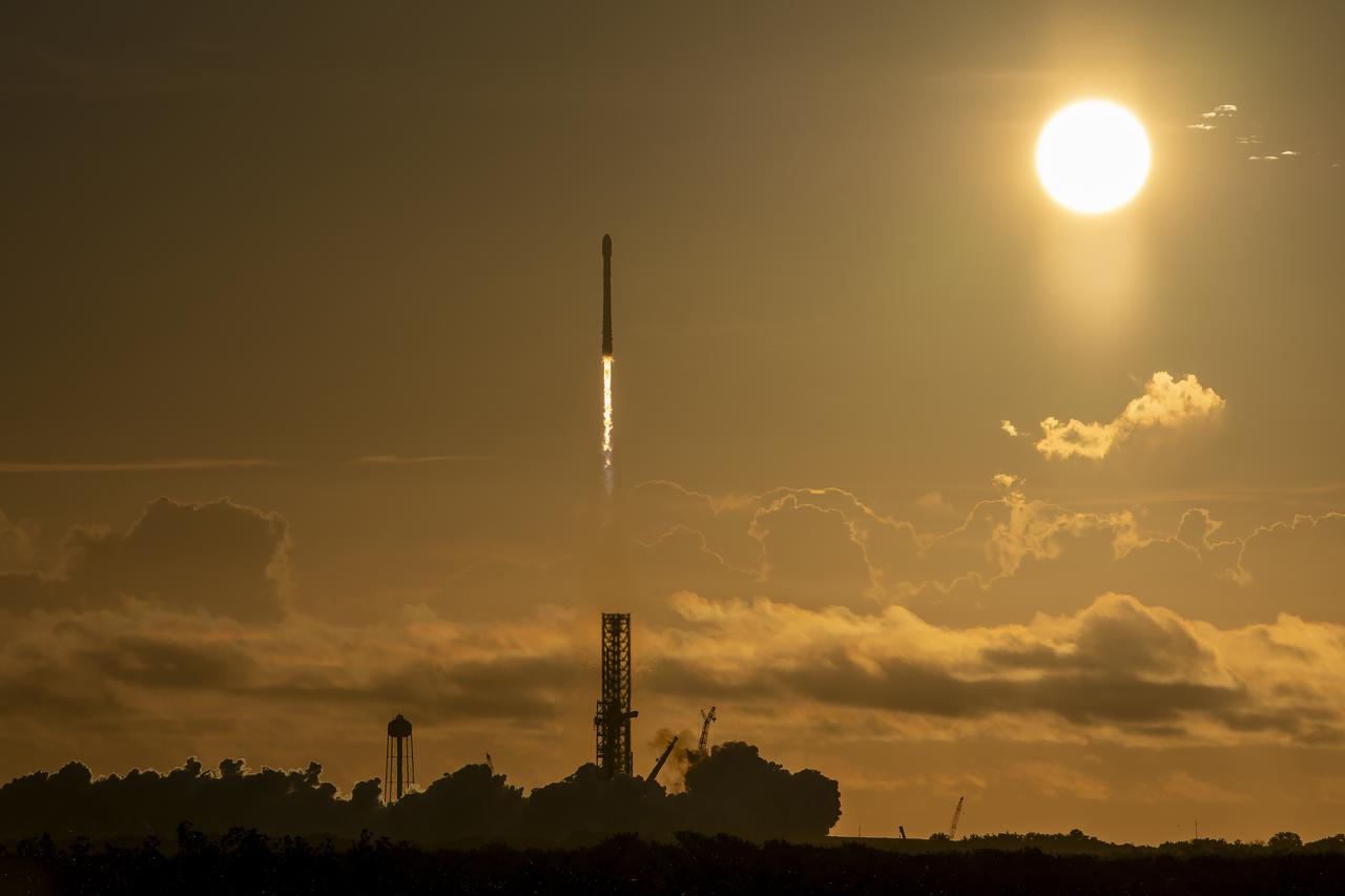 A SpaceX Falcon 9 rocket carrying NASA’s IMAP (Interstellar Mapping and Acceleration Probe), the agency’s Carruthers Geocorona Observatory, and National Oceanic and Atmospheric Administration’s (NOAA) Space Weather Follow On–Lagrange 1 (SWFO-L1) spacecraft lifts off from Launch Complex 39A at NASA’s Kennedy Space Center in Florida at 7:30 a.m. EDT Wednesday, Sept. 24, 2025. The missions will each focus on different effects of the solar wind — the continuous stream of particles emitted by the Sun — and space weather — the changing conditions in space driven by the Sun — from their origins at the Sun to their farthest reaches billions of miles away at the edge of our solar system.