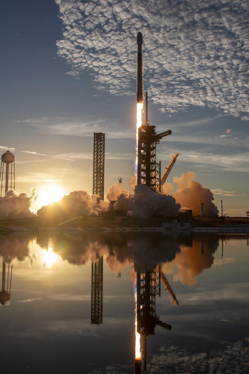 A SpaceX Falcon 9 rocket carrying NASA’s IMAP (Interstellar Mapping and Acceleration Probe), the agency’s Carruthers Geocorona Observatory, and National Oceanic and Atmospheric Administration’s (NOAA) Space Weather Follow On–Lagrange 1 (SWFO-L1) spacecraft lifts off from Launch Complex 39A at NASA’s Kennedy Space Center in Florida at 7:30 a.m. EDT Wednesday, Sept. 24, 2025. The missions will each focus on different effects of the solar wind — the continuous stream of particles emitted by the Sun — and space weather — the changing conditions in space driven by the Sun — from their origins at the Sun to their farthest reaches billions of miles away at the edge of our solar system.