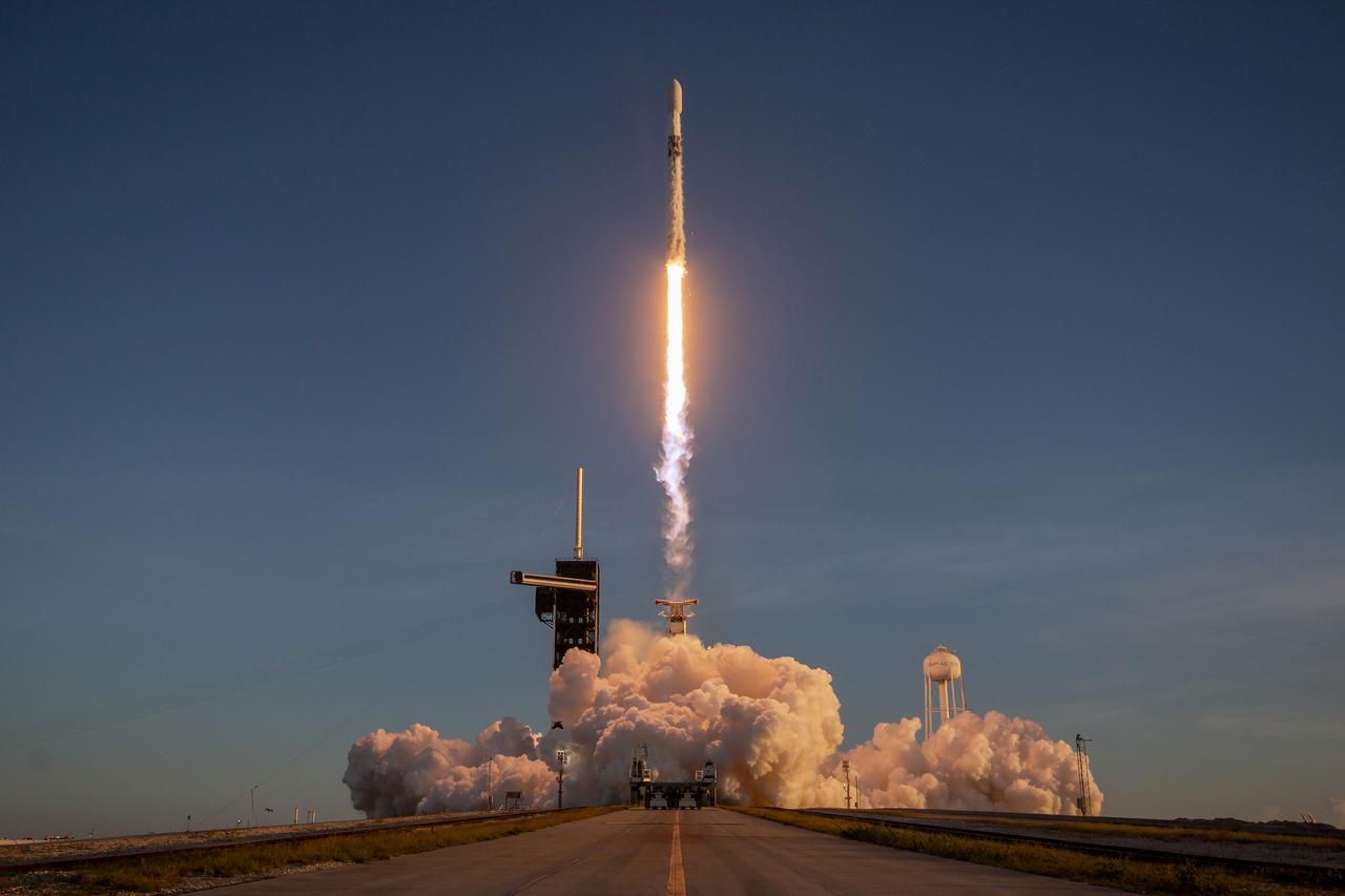 A SpaceX Falcon 9 rocket carrying NASA’s IMAP (Interstellar Mapping and Acceleration Probe), the agency’s Carruthers Geocorona Observatory, and National Oceanic and Atmospheric Administration’s (NOAA) Space Weather Follow On–Lagrange 1 (SWFO-L1) spacecraft lifts off from Launch Complex 39A at NASA’s Kennedy Space Center in Florida at 7:30 a.m. EDT Wednesday, Sept. 24, 2025. The missions will each focus on different effects of the solar wind — the continuous stream of particles emitted by the Sun — and space weather — the changing conditions in space driven by the Sun — from their origins at the Sun to their farthest reaches billions of miles away at the edge of our solar system.