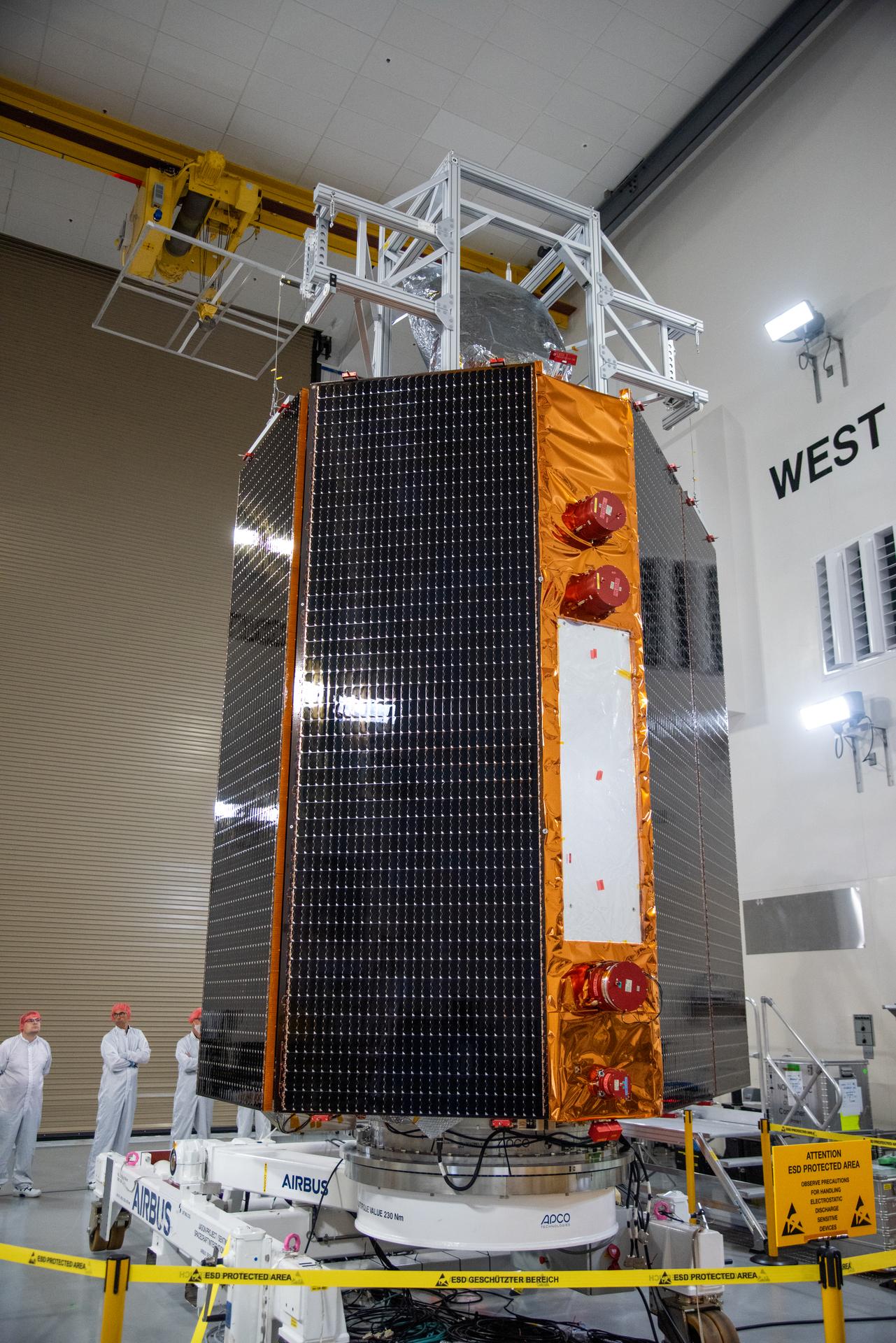 Technicians test the solar arrays during processing of the Sentinel-6B spacecraft during prelaunch operations at the Astrotech Space Operations payload processing facility at Vandenberg Space Force Base in California on Thursday, Oct. 16, 2025. Sentinel-6B will undergo detailed inspections, tests, and fueling in a cleanroom as it prepares for a November launch on a SpaceX Falcon 9 rocket. A collaboration between NASA, ESA (European Space Agency), EUMETSAT (European Organisation for the Exploitation of Meteorological Satellites), and the National Oceanic and Atmospheric Administration (NOAA), Sentinel-6B is designed to measure sea levels down to roughly an inch for about 90% of the world’s oceans.