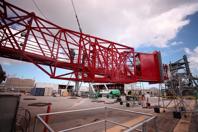 NASA image: Artemis II: Contingency Access Platforms