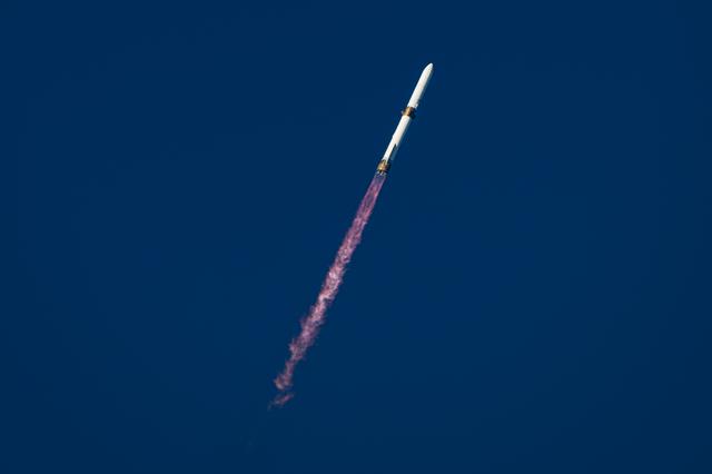 NASA image: NASA's ESCAPADE Launch on Blue Origin's NG-2