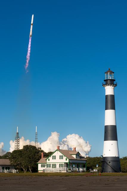 NASA image: NASA's ESCAPADE Launch on Blue Origin's NG-2