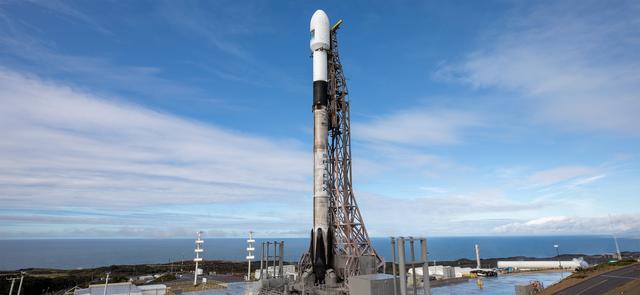 NASA image: Sentinel-6B Vertical at SLC-4E