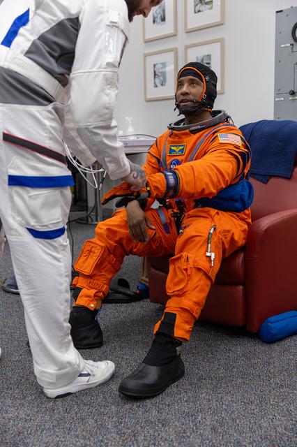 NASA image: Artemis II CDDT - Suit Up and Walkout