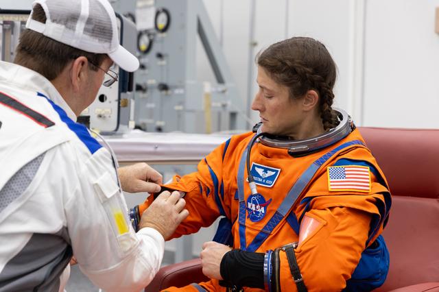 NASA image: Artemis II CDDT - Suit Up and Walkout