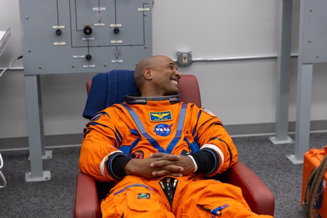 NASA image: Artemis II CDDT - Suit Up and Walkout