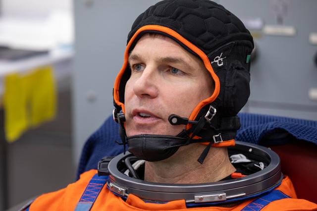 NASA image: Artemis II CDDT - Suit Up and Walkout