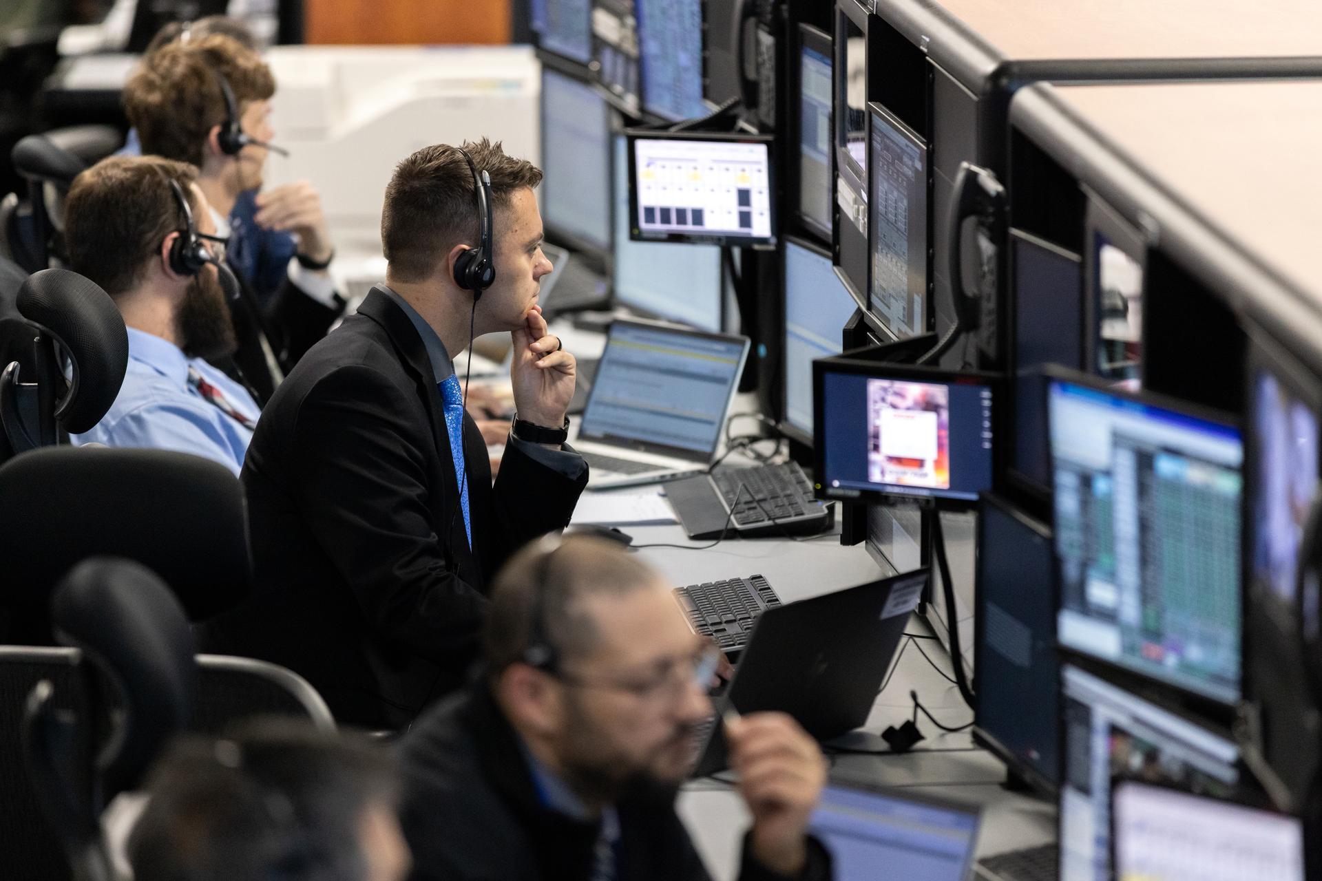 Teams monitor the progress of a countdown demonstration test with Artemis II crewmembers NASA astronauts Reid Wiseman, commander; Victor Glover, pilot; Christina Koch, mission specialist; and CSA (Canadian Space Agency) astronaut Jeremy Hansen, mission specialist onboard their Orion spacecraft from Firing Room 1 of the Rocco A. Petrone Launch Control Center, Saturday, Dec. 20, 2025, at NASA’s Kennedy Space Center in Florida. For this operation, the Artemis II crew and launch teams are simulating the launch day timeline including suit-up, walkout, and spacecraft ingress and egress. Through the Artemis campaign, NASA will send astronauts to explore the Moon for scientific discovery, economic benefits, and to build the foundation for the first crewed missions to Mars, for the benefit of all.