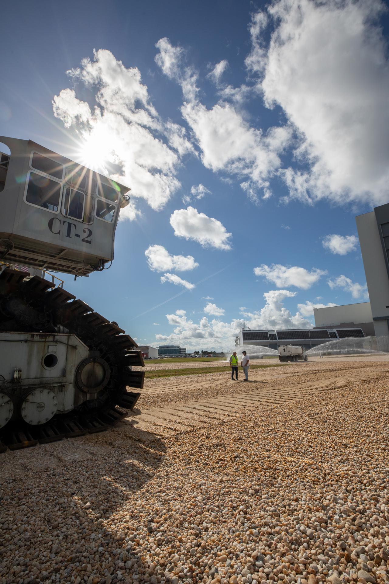 Crawler Preps for Entry into VAB for Artemis II Rollout Ops