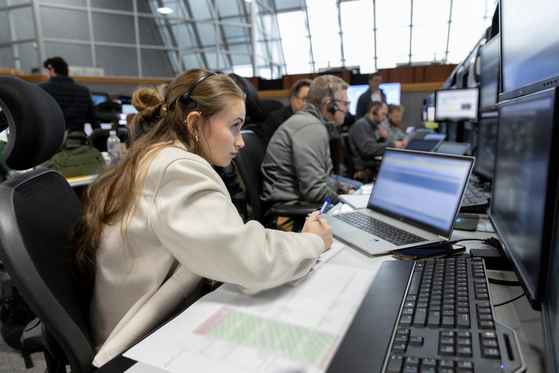 Artemis launch team members participate in a cryogenic propellant loading simulation on Thursday, Jan. 15, 2026, inside Firing Room 1 of the Rocco A. Petrone Launch Control Center at NASA’s Kennedy Space Center in Florida. Members of NASA’s Exploration Ground Systems team rehearse the steps to load the super-cooled liquid hydrogen and liquid oxygen into the SLS (Space Launch System) rocket core stage and interim cryogenic propulsion stage, a process that starts approximately nine hours before liftoff for the Artemis II mission. The test flight will take Commander Reid Wiseman, Pilot Victor Glover, and Mission Specialist Christina Koch from NASA, and Mission Specialist Jeremy Hansen from the CSA (Canadian Space Agency), around the Moon and back to Earth no later than no later than April 2026 from Launch Complex 39B at NASA Kennedy.