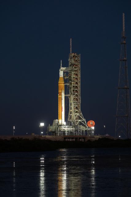 Artemis II at LC 39B