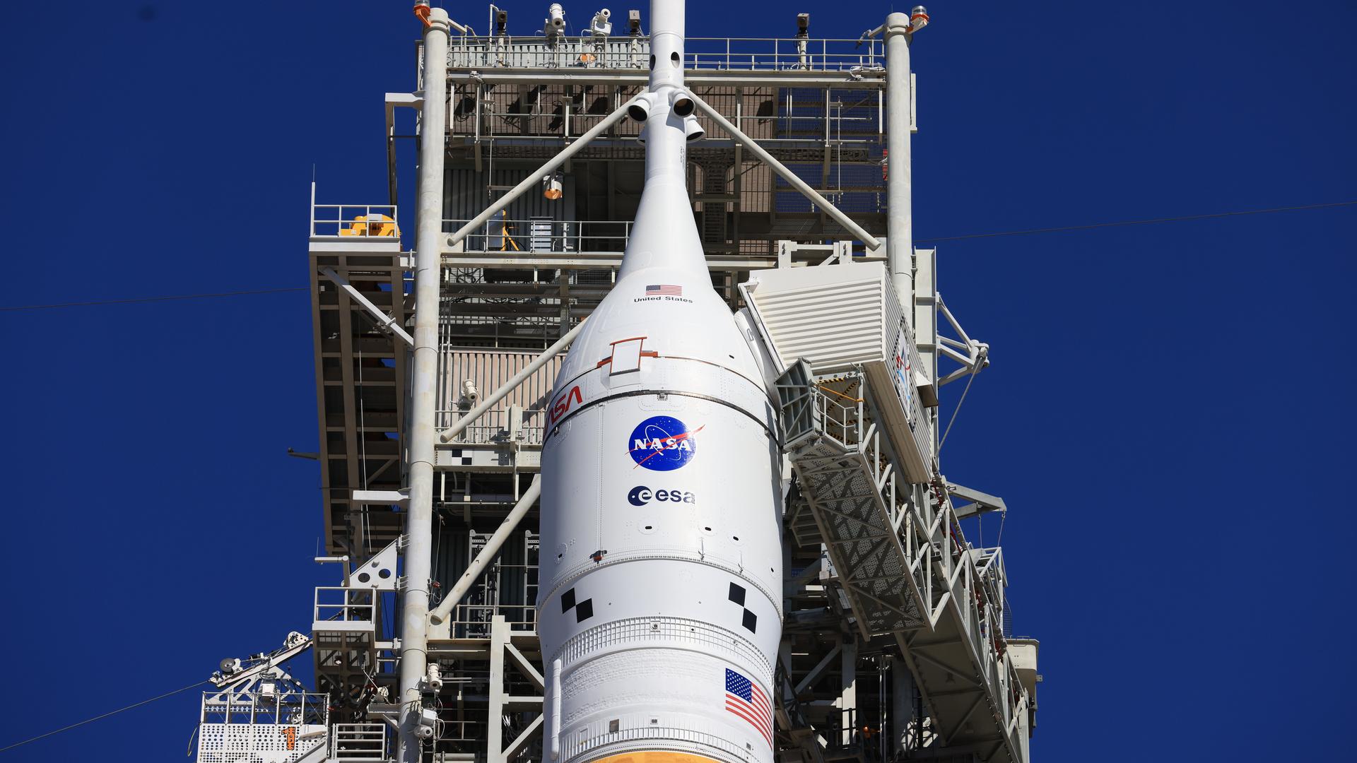 A closeup view shows the Orion spacecraft and launch abort system for NASA’s Artemis II test flight at Launch Complex 39B at NASA’s Kennedy Space Center in Florida on Tuesday, Feb. 10, 2026. The Artemis II test flight will take Commander Reid Wiseman, Pilot Victor Glover, and Mission Specialist Christina Koch from NASA, and Mission Specialist Jeremy Hansen from the CSA (Canadian Space Agency), around the Moon and back to Earth.