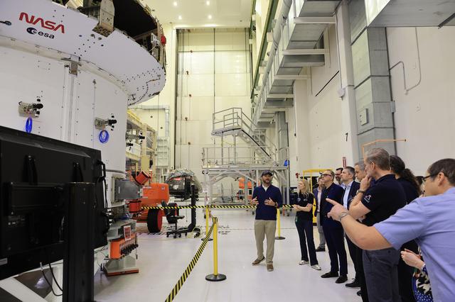 NASA image: ESA IOZ Tour O&C High Bay