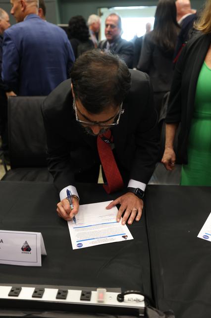  Artemis II Flight Readiness Review Certification Signing