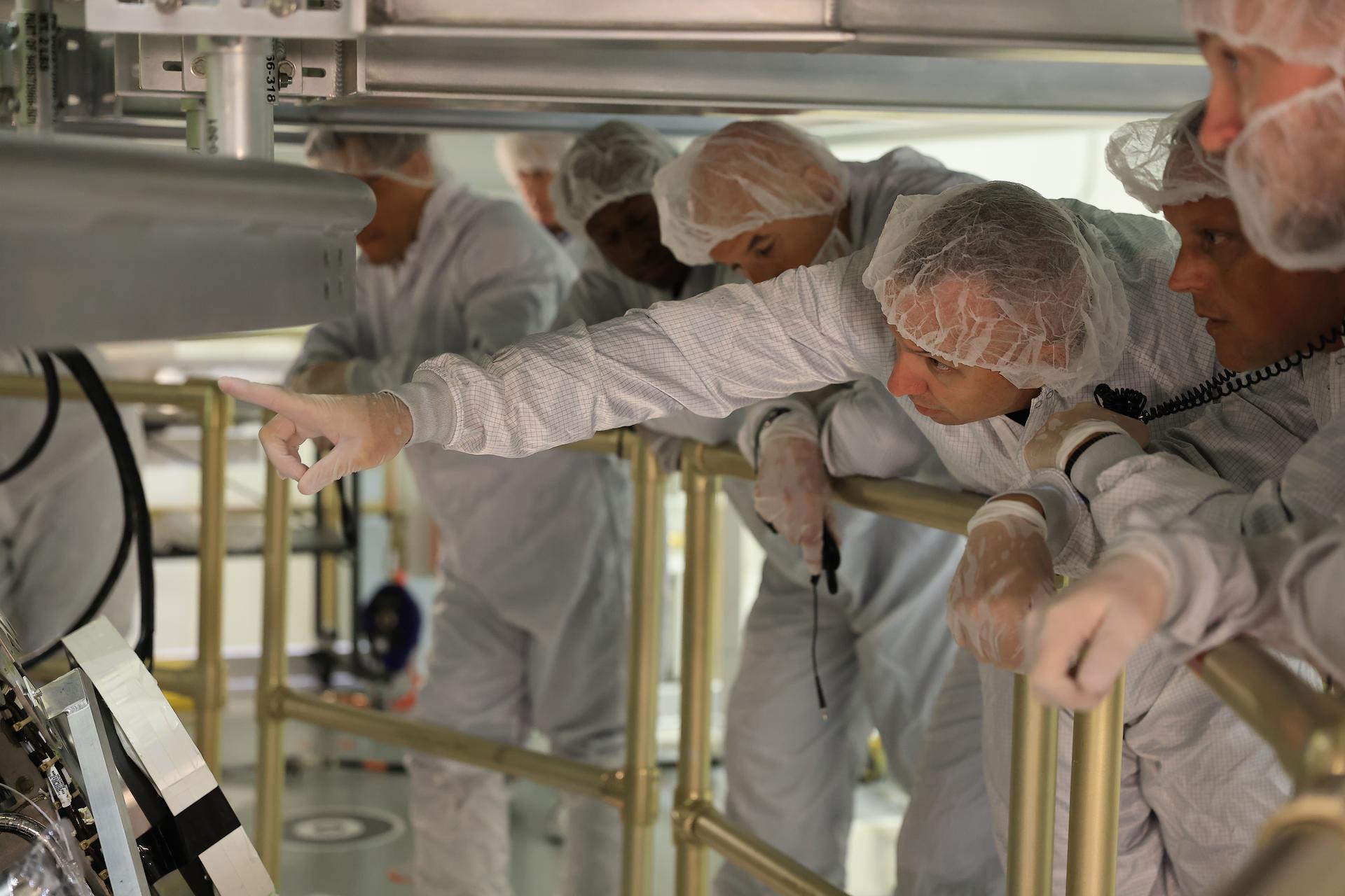 Artemis III Crew Visit to KSC, VAB, Prototype Lab, IOZ