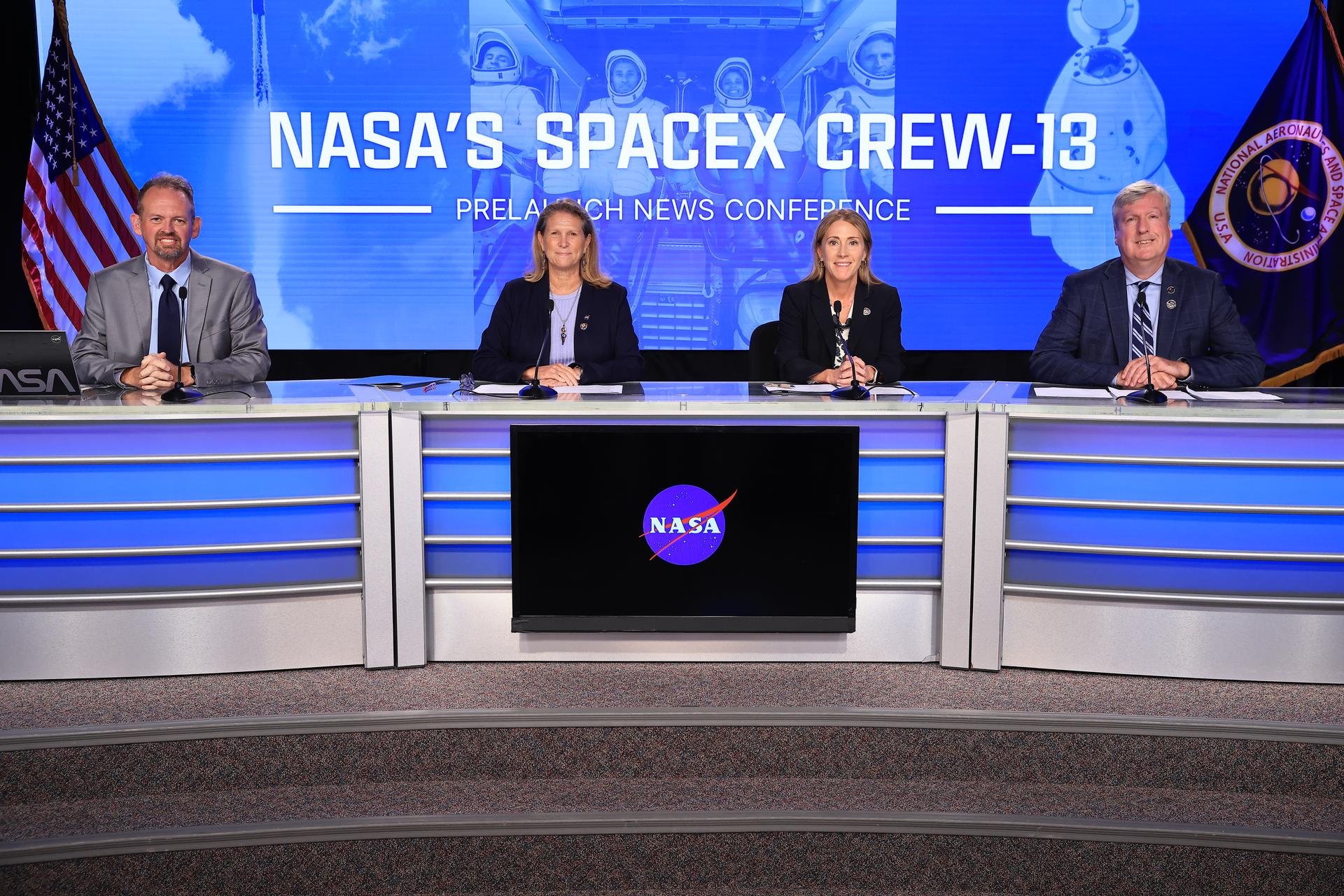 Steve Siceloff, NASA communications, addresses the media during a prelaunch news briefing inside the John Holliman Auditorium of the NASA News Center at the agency’s Kennedy Space Center in Florida on Wednesday, Sept. 30, 2026, ahead of NASA’s SpaceX Crew-13 mission. Participants include Dr. Lori Glaze, associate administrator, Human Spaceflight Mission Directorate, NASA Headquarters; Dana Weigel, manager, Low Earth Orbit Program, NASA’s Johnson Space Center in Houston; Mathieu Caron, director, Astronauts, Life Sciences, and Space Medicine, CSA (Canadian Space Agency); and William Gerstenmaier, vice president, Build and Flight Reliability, SpaceX (not pictured). The Crew-13 mission will send NASA astronauts Jessica Watkins and Luke Delaney, CSA astronaut Joshua Kutryk, and Roscosmos cosmonaut Sergey Teteryatnikov to the International Space Station aboard SpaceX’s Dragon spacecraft and Falcon 9 rocket at 11:10 a.m. EDT on Thursday, Oct. 1 from Cape Canaveral Space Force Station’s Space Launch Complex 40.