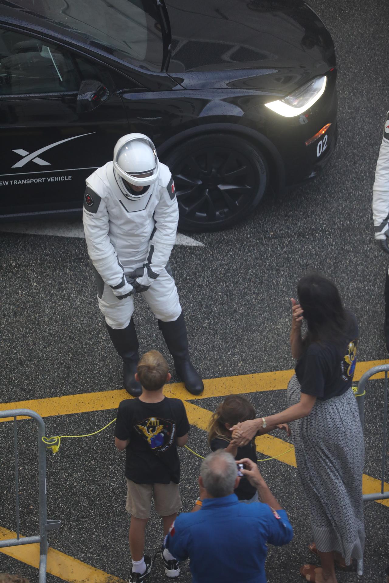 CSA (Canadian Space Agency) astronaut Joshua Kutryk speaks to his family before he departs the Neil A. Armstrong Operations and Checkout Building at the agency’s Kennedy Space Center in Florida for nearby Space Launch Complex 40 at Cape Canaveral Space Force Station for launch of Crew-13 on Thursday, Oct. 1, 2026. Kutryk, NASA astronauts Jessica Watkins and Luke Delaney, and Roscosmos cosmonaut Sergey Teteryatnikov are scheduled to lift off aboard SpaceX’s Dragon spacecraft and Falcon 9 rocket no earlier than 11:10 a.m. EDT, from Space Launch Complex 40 at Cape Canaveral Space Force Station in Florida.
