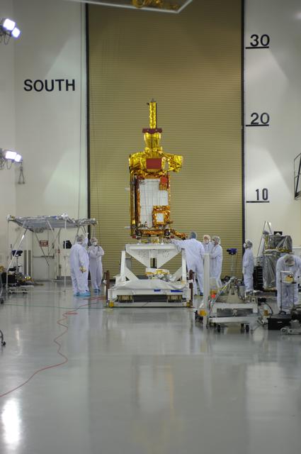 NASA image: SMAP Lift to CR