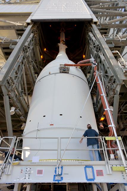 NASA image: Orion is Lifted for Mating with Delta IV