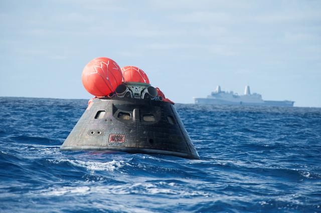 NASA image: Orion Splashdown Recovery