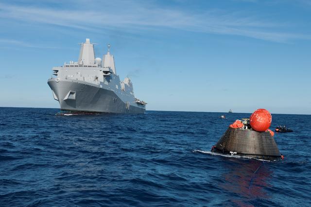 NASA image: Orion Splashdown Recovery