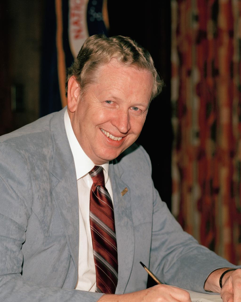 CAPE CANAVERAL, Fla. – Official portrait of Kennedy Space Center Director, Richard G. Smith  Photo credit: NASA