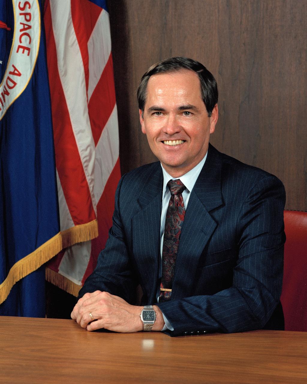 CAPE CANAVERAL, Fla. – Official portrait of Robert L. Crippen, KSC Center Director  Photo credit: NASA