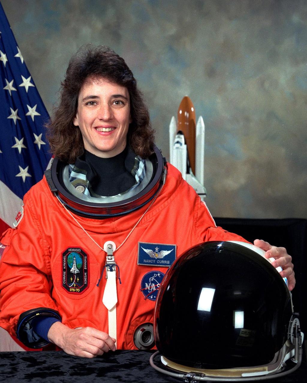 JOHNSON SPACE CENTER, HOUSTON, TEXAS -- (JSC 595-06514) -- Official portrait of astronaut Nancy J. Currie, Mission Specialist