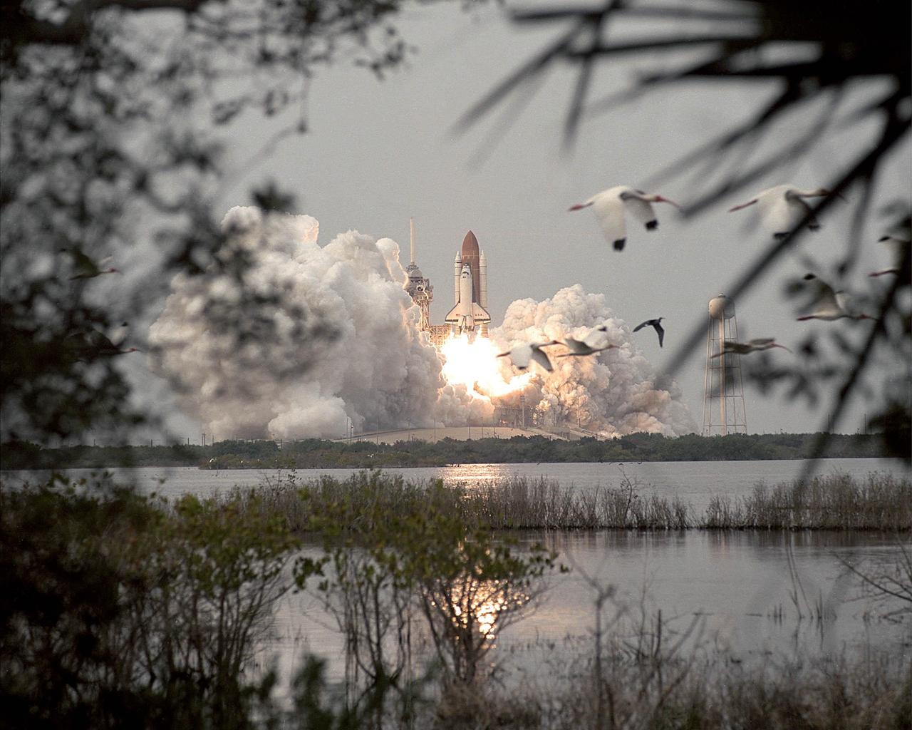 KENNEDY SPACE CENTER, FLA. --  STS-75: Columbia