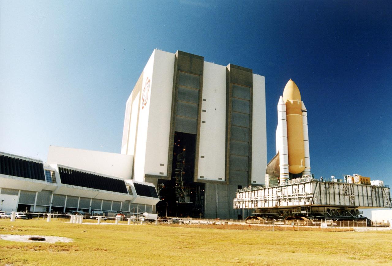 KENNEDY SPACE CENTER, FLA. -- Atlantis rolls out to Pad 39B for mission STS-81