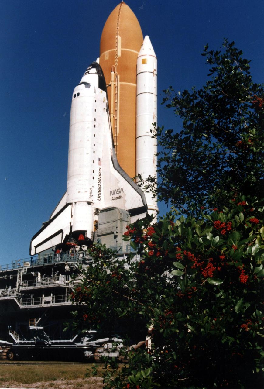 KENNEDY SPACE CENTER, FLA. -- Atlantis rolls out to Pad 39B for mission STS-81