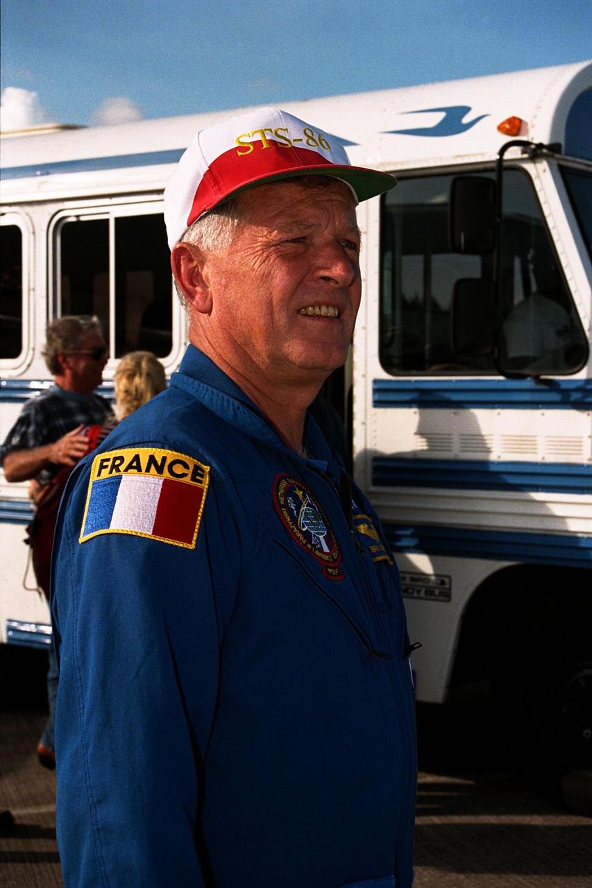 STS-86 Mission Specialist Jean-Loup J.M. Chretien of the French Space Agency, CNES, arrives at KSC’s Shuttle Landing Facility for the final prelaunch activities leading up to the scheduled Sept. 25 liftoff. This will be Chretien’s third spaceflight, but first on the Space Shuttle. He is chief of the Astronaut Office of CNES. STS-86 is slated to be the seventh of nine planned dockings of the Space Shuttle with the Russian Space Station Mir