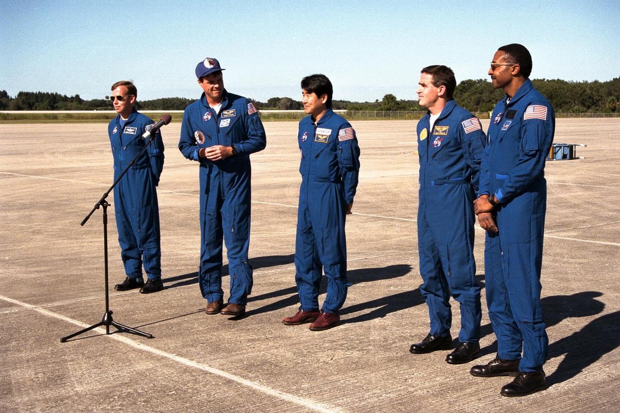In preparation for Space Shuttle Mission STS-87, the crew arrives at the Kennedy Space Center Shuttle Landing Facility to participate in the Terminal Countdown Demonstration Test (TCDT) for their mission. The TCDT is a dress rehearsal for launch. STS-87 will be the fourth flight of the United States Microgravity Payload and the Spartan-201 deployable satellite. Launch is targeted for Nov. 19