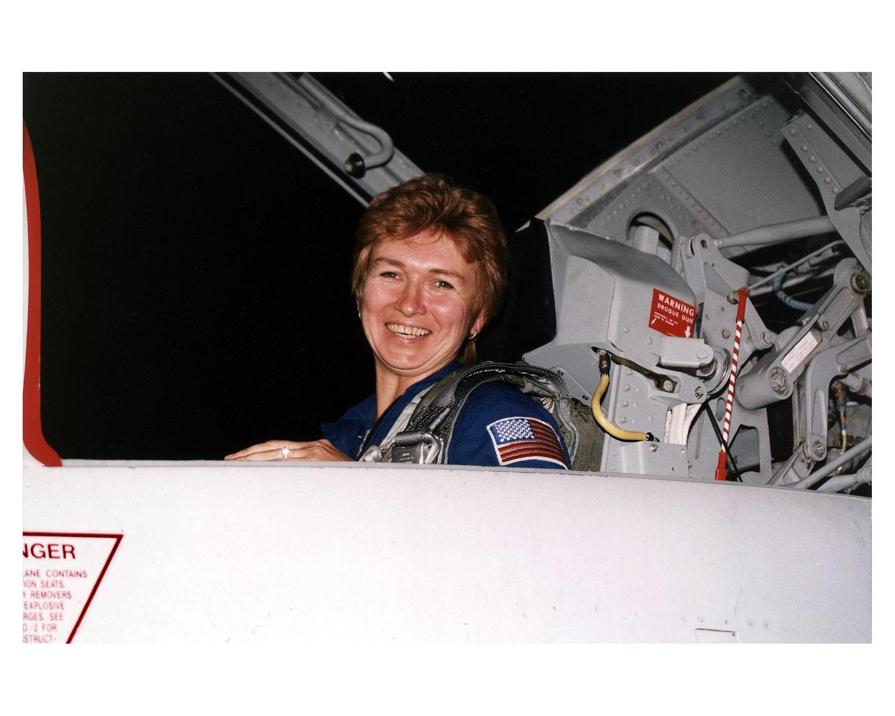 STS-84 Mission Specialist Elena V. Kondakova, a cosmonaut with the Russian Space Agency, arrives at KSC’s Shuttle Landing Facility. This will be Kondakova’s first flight on a U.S. Space Shuttle, but her second trip into space. She spent 169 days in space as flight engineer of the 17th main mission on the Russian Space Station Mir from October 1994 to March 1995. STS-84 will be the sixth docking of the Space Shuttle with the Mir. During the STS-84 docking, Mission Specialist C. Michael Foale will transfer to the Russian space station to become a member of the Mir 23 crew, replacing U.S. astronaut Jerry M. Linenger, who will return to Earth on Atlantis. Foale is scheduled to remain on Mir about four months until his replacement arrives on STS-86 in September
