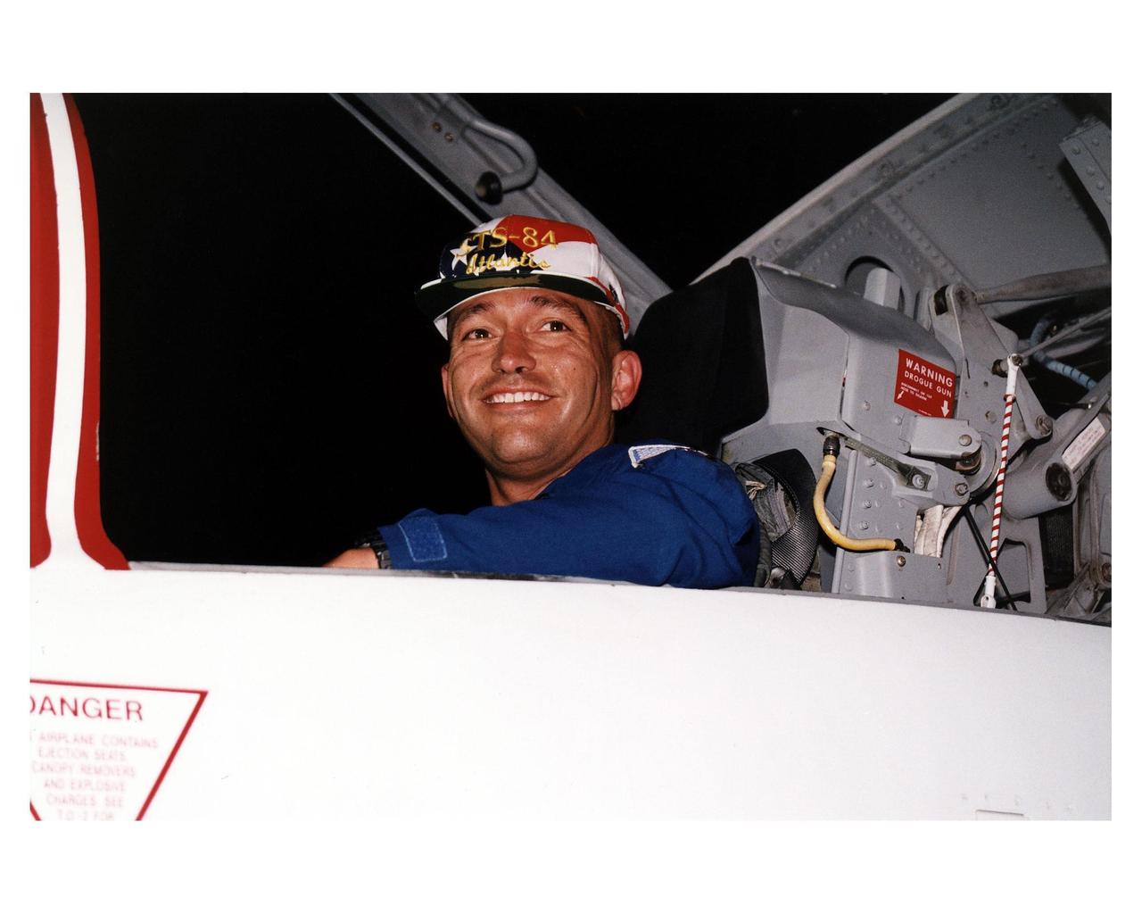 STS-84 Mission Specialist Carlos I. Noriega arrives in a T-38 jet at KSC’s Shuttle Landing Facility. The pilot of the plane is astronaut Frank Culbertson, who is the NASA director of the Phase One Program of the International Space Station. STS-84 will be Noriega’s first space flight. The nine-day mission will be the sixth docking of the Space Shuttle with the Russian Space Station Mir. During the docking, STS-84 Mission Specialist C. Michael Foale will transfer to the Russian space station to become a member of the Mir 23 crew, replacing U.S. astronaut Jerry M. Linenger, who will return to Earth on Atlantis. Foale is scheduled to remain on Mir about four months until his replacement arrives on STS-86 in September