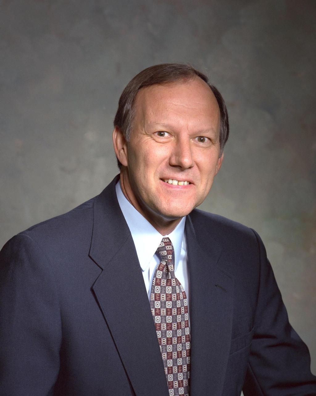 KENNEDY SPACE CENTER, FLA. -- Official portrait of Stephen Francois, manager of the Expendable Launch Vehicles (ELV) and Payload Carriers Programs, Kennedy Space Center.