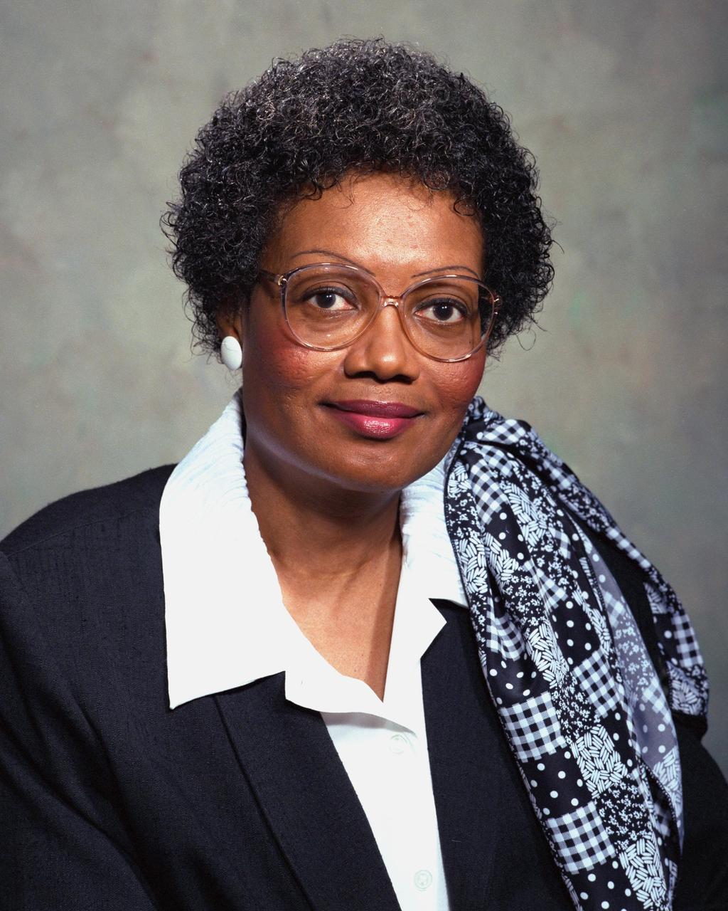 KENNEDY SPACE CENTER, FLA. -- Official portrait, Dr. Irene D. Long, director, Biomedical Office.