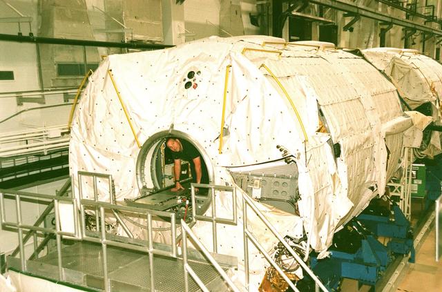 NASA image: KSC-98pc1146