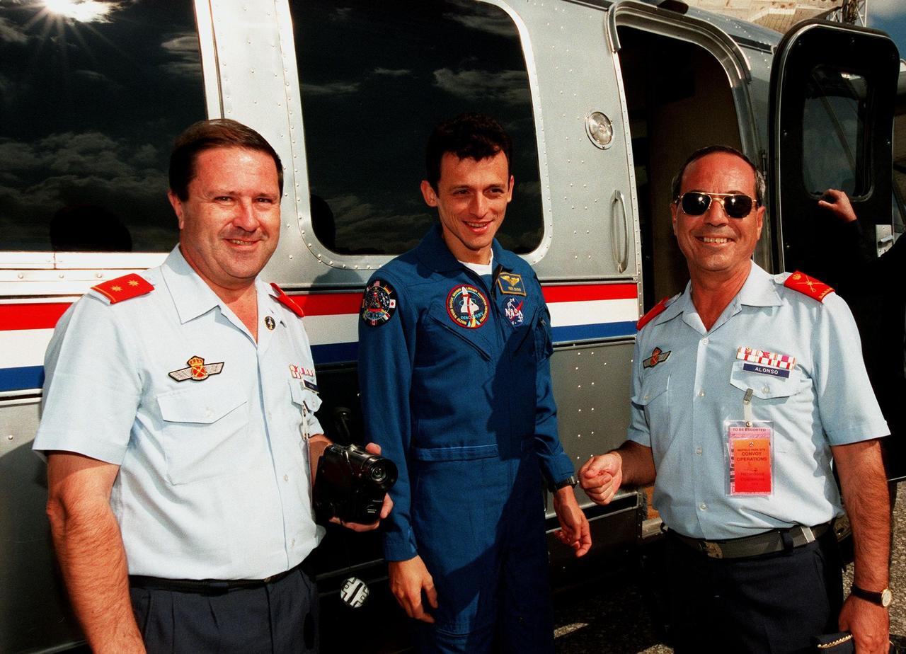 STS-95 Mission Specialist Pedro Duque of Spain (center), with the European Space Agency, poses with two high-ranking Spanish military officers. Duque was one of a crew of seven aboard orbiter Discovery which landed at the Shuttle Landing Facility at 12:04 p.m. EST after a successful mission spanning nine days and 3.6 million miles. The other STS-95 crew members are Mission Commander Curtis L. Brown Jr.; Pilot Steven W. Lindsey; Mission Specialists Stephen K. Robinson and Scott E. Parazynski; and Payload Specialists Chiaki Mukai, with the National Space Development Agency of Japan (NASDA), and John H. Glenn Jr., a senator from Ohio and one of the original seven Project Mercury astronauts. The mission included research payloads such as the Spartan-201 solar-observing deployable spacecraft, the Hubble Space Telescope Orbital Systems Test Platform, the International Extreme Ultraviolet Hitchhiker, as well as a SPACEHAB single module with experiments on space flight and the aging process
