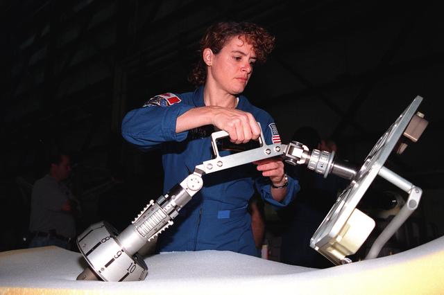 NASA image: KSC-99pp0317