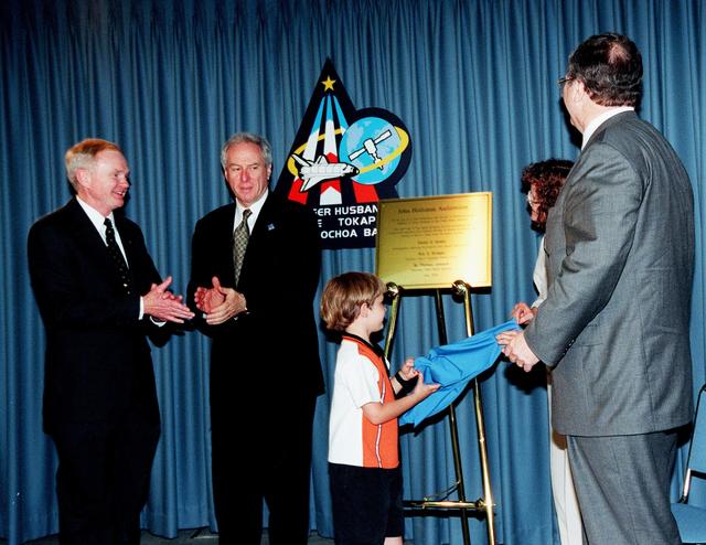 NASA image: KSC-99pp0607