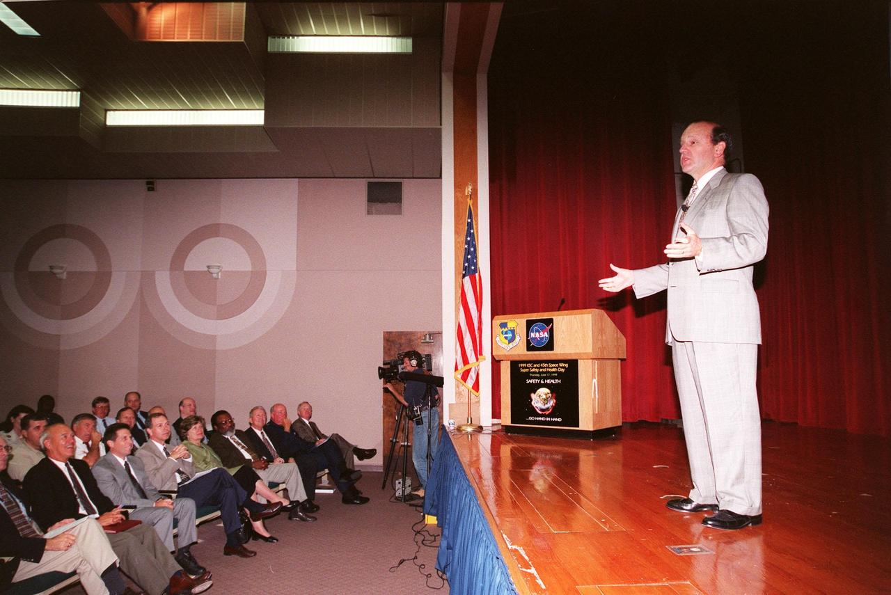 Capt. Dennis E. Fitch, a consultant and former pilot instructor with United Airlines, addresses an audience of KSC employees to kick off Super Safety and Health Day at KSC. Fitch related his tale of the catastrophic engine failure in UAL flight 232, which crash landed in Iowa in 1989, and the teamwork that contributed to his survival and the lives of 183 other passengers. For the second time Kennedy Space Center dedicated an entire day to safety and health. Most normal work activities were suspended to allow personnel to attend Super Safety and Health Day activities. The theme, "Safety and Health Go Hand in Hand," emphasized KSC's commitment to place the safety and health of the public, astronauts, employees and space-related resources first and foremost. Events also included a panel session about related issues, vendor exhibits, and safety training in work groups. The keynote address and panel session were also broadcast internally over NASA television