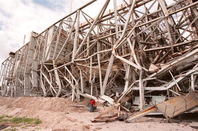 NASA image: KSC-99pp1217