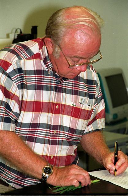 NASA image: KSC00pp0690